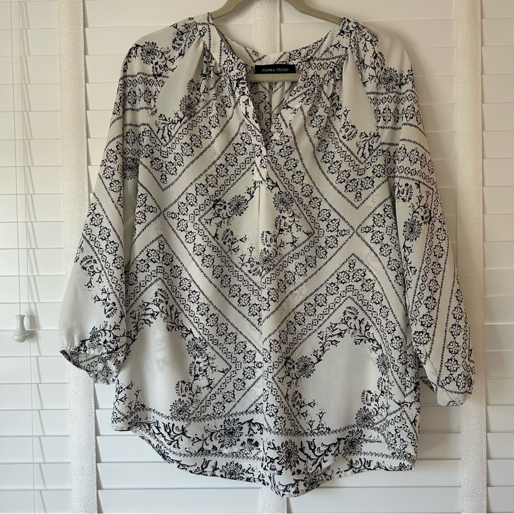 Ivanka Trump Top Long Sleeve White Black Paisley Blouse Medium
